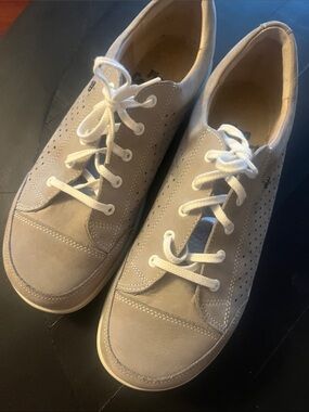 Finn Comfort Men's Lace-Up Sneakers in Light Taupe/Grey with White Laces